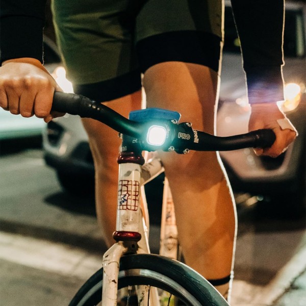 Фото - Фонарь велосипедный Knog Blinder Mini Skull Front 50 Lumens Black (12981)
